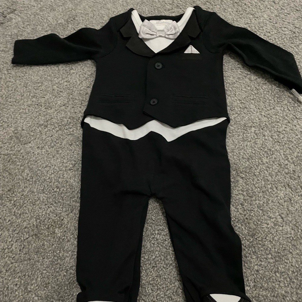 Baby tuxedo footie